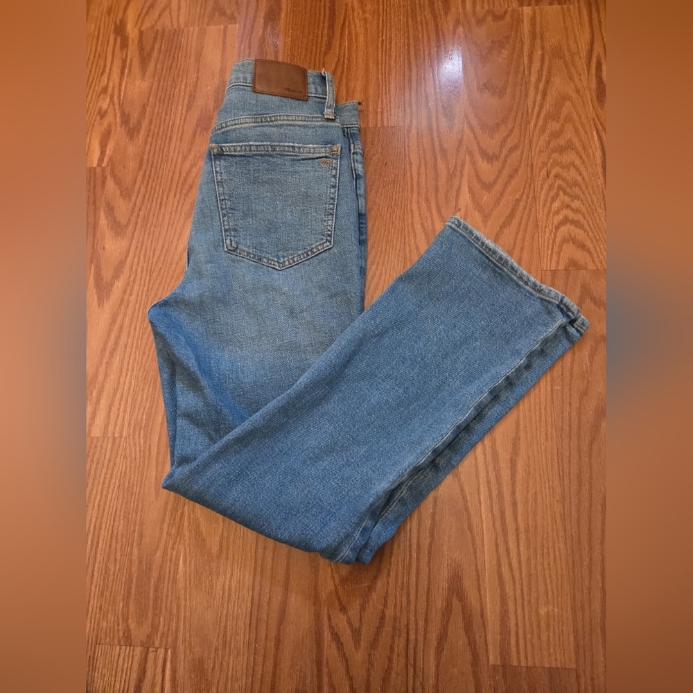 Classic Blue Women's Jeans‎